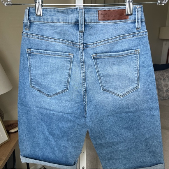 Lucky & Blessed Women’s High Rise Bermuda Fit Jean Shorts Size 4 NWT $20 - Picture 8 of 13